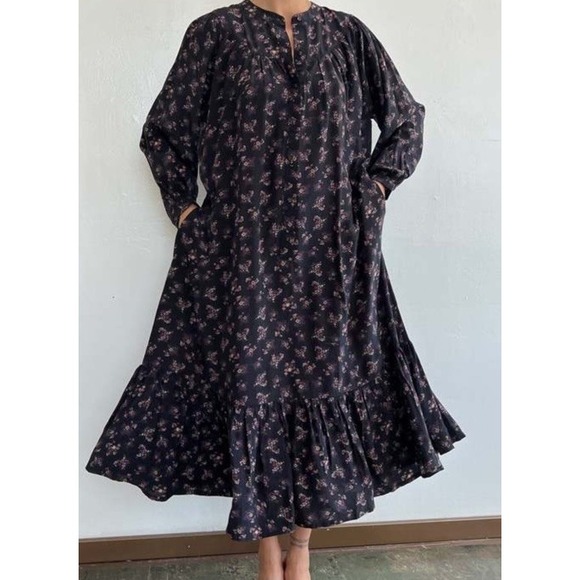 Suzie Kondi Dresses & Skirts - Suzie Kondi Easy Dress L Black Floral Silk Tiered Midi Boho Oversized Pockets